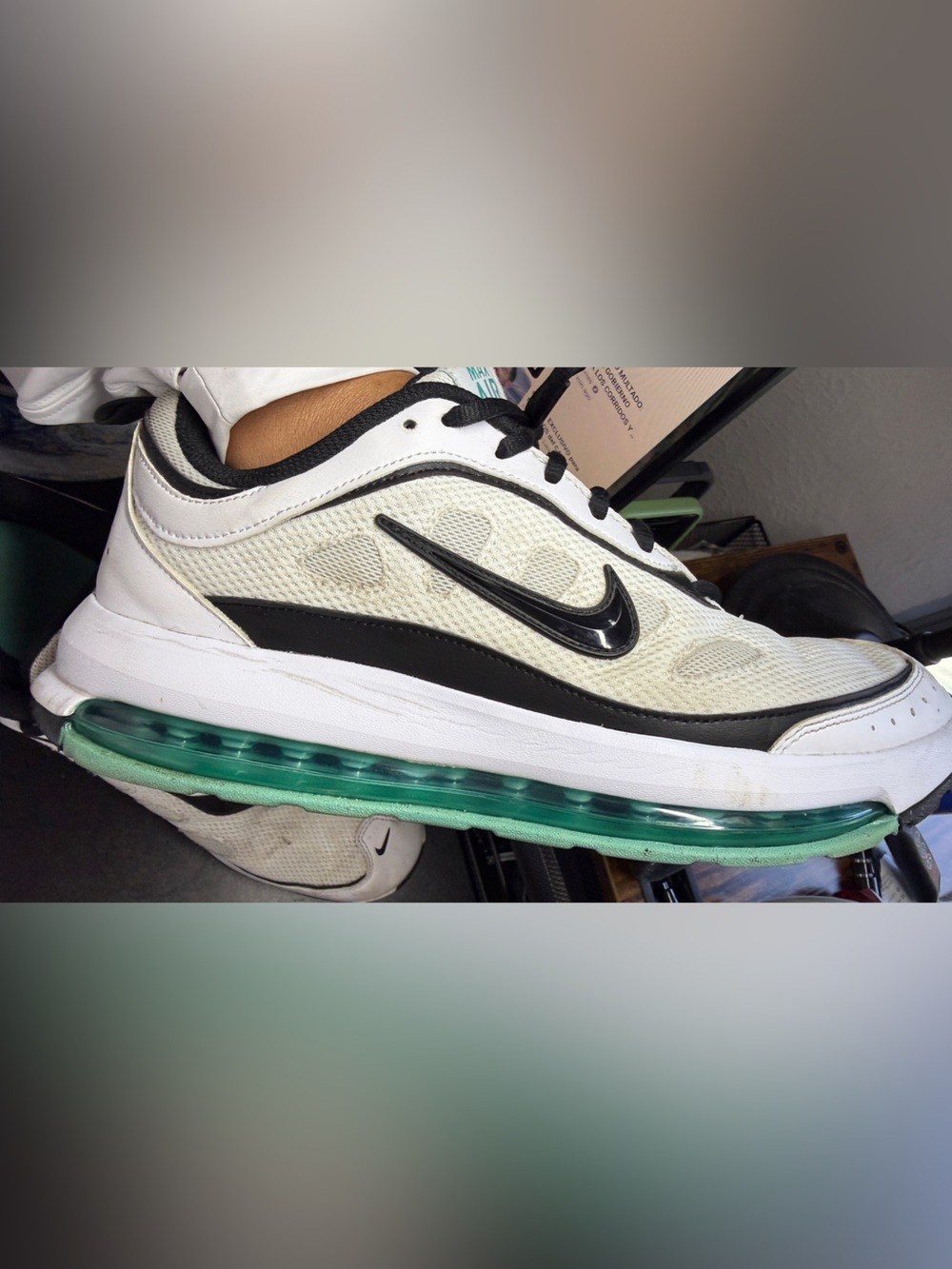 Nike Men’s White and Black Running Sneakers with Green Air Unit